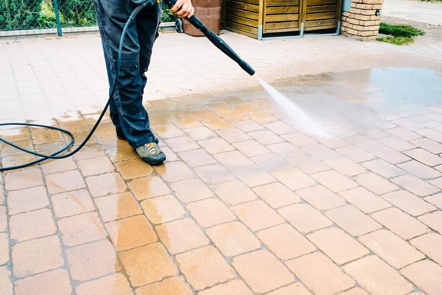 Driveway Pressure Washing To Remove Oil Stains in Lafayette, LA