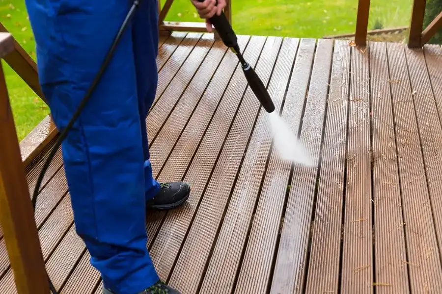 Protecting Wood Grain with Proper Pressure Washing Lafayette, LA