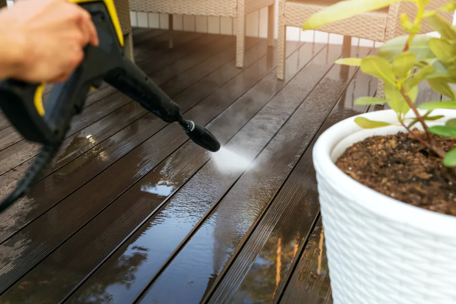 Protecting Wood Grain with Proper Pressure Washing in Lafayette, LA